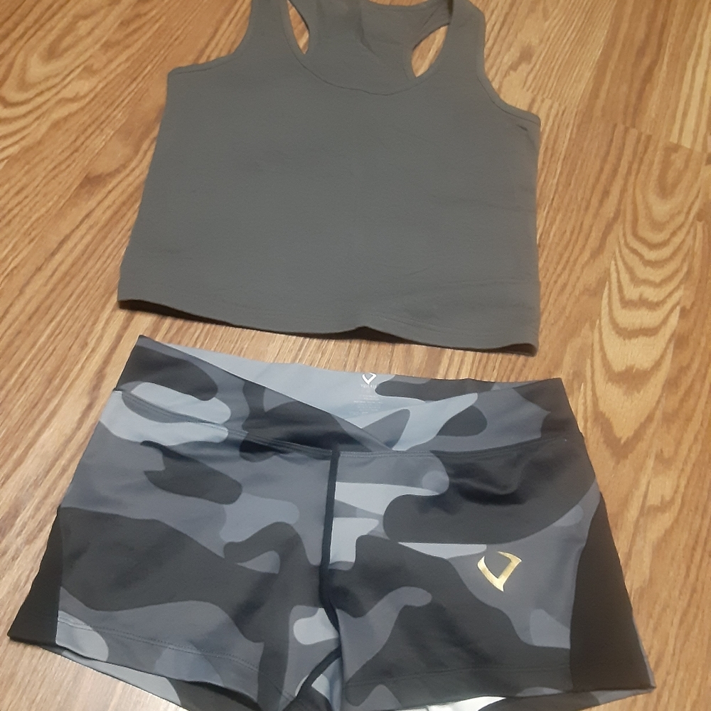 ‼️SOLD‼️ Workout/Fitness Top & Shorts